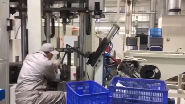 Automatic front shock absorber welding lin